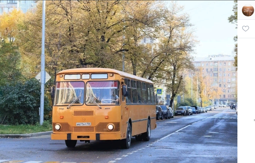 Легендарный автобус из детства прокатился по улицам Лефортова